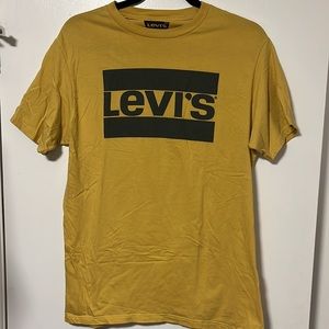 Men’s Levi’s t-shirt- size M